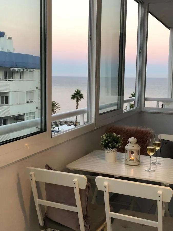 Victoria Luxury Beachfront Apartment In Benalmadena Costa 0*,  Espanha