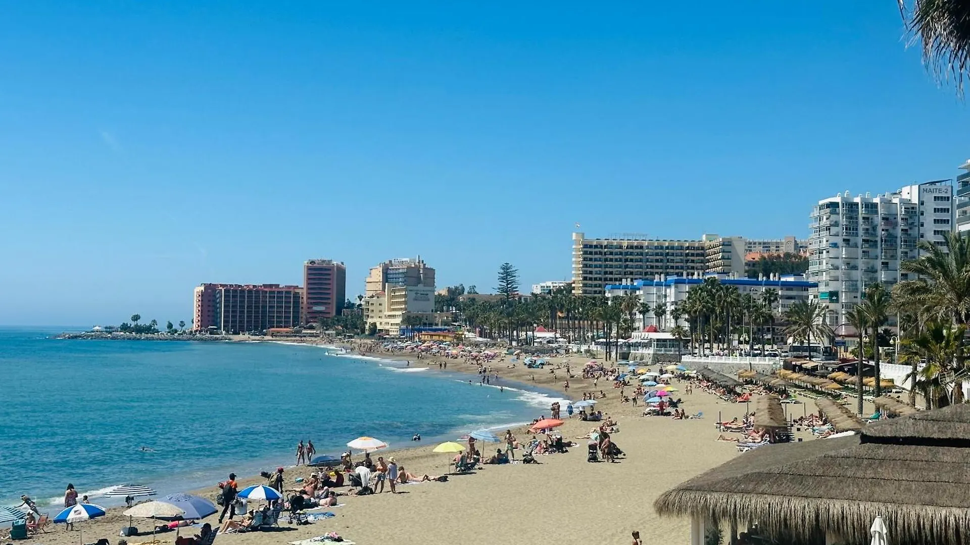 Victoria Luxury Beachfront Apartment In Benalmadena Costa 0*,  Espanha